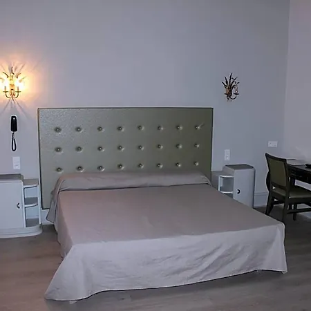 Hotel Restaurant Martinez 3*